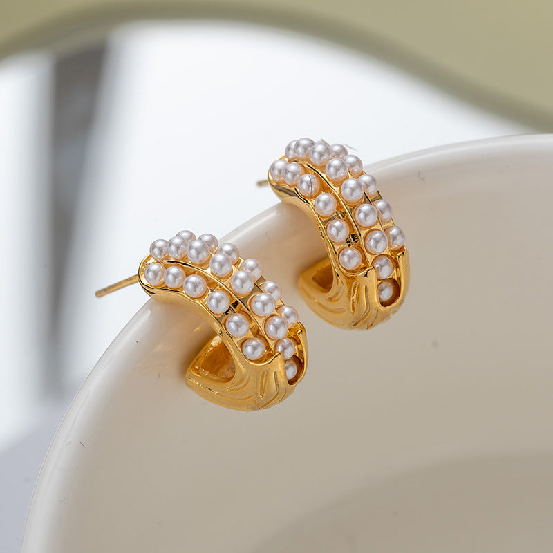 The Motia Drop – Classic Pearl Hanging Earrings