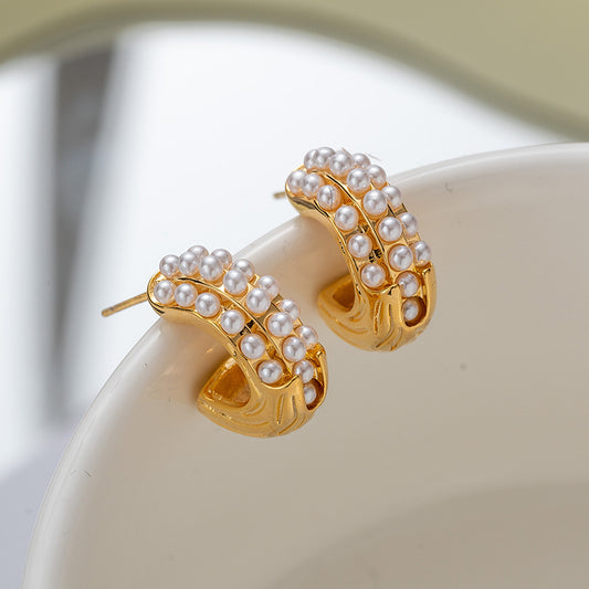 The Motia Drop – Classic Pearl Hanging Earrings
